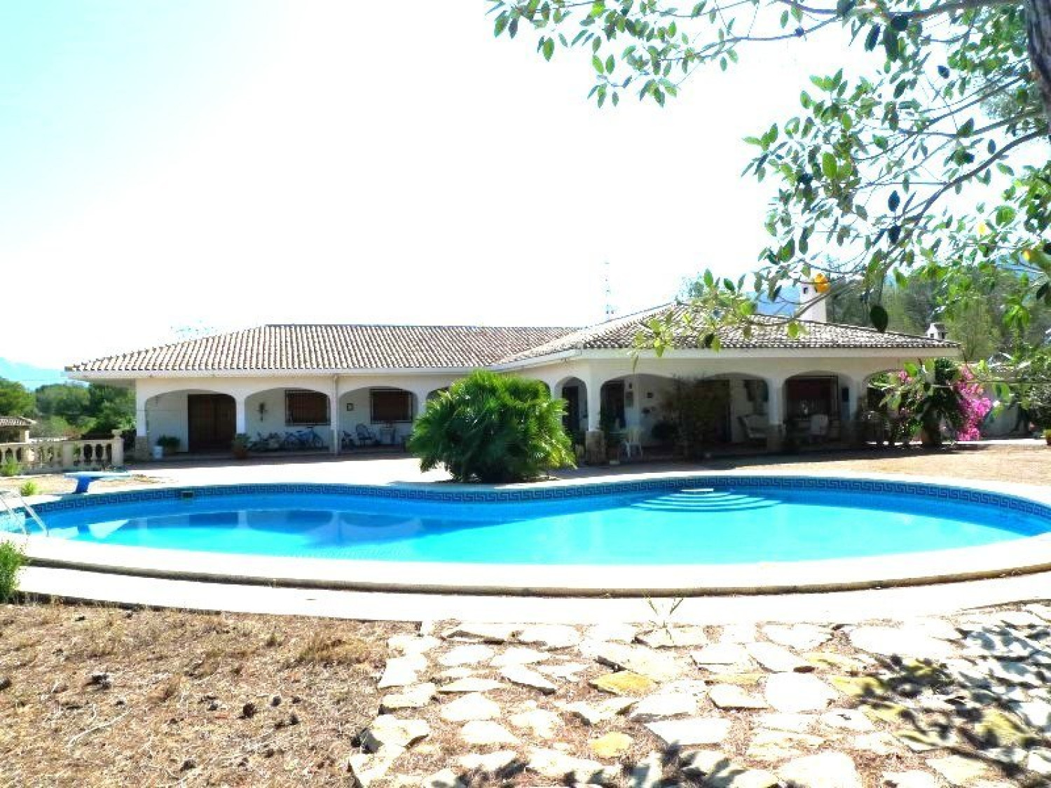 Villa con exclusiva ubicaci&oacute;n y dimensi&oacute;n