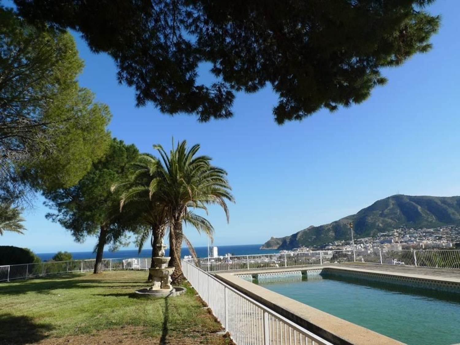 Finca con vistas al mar