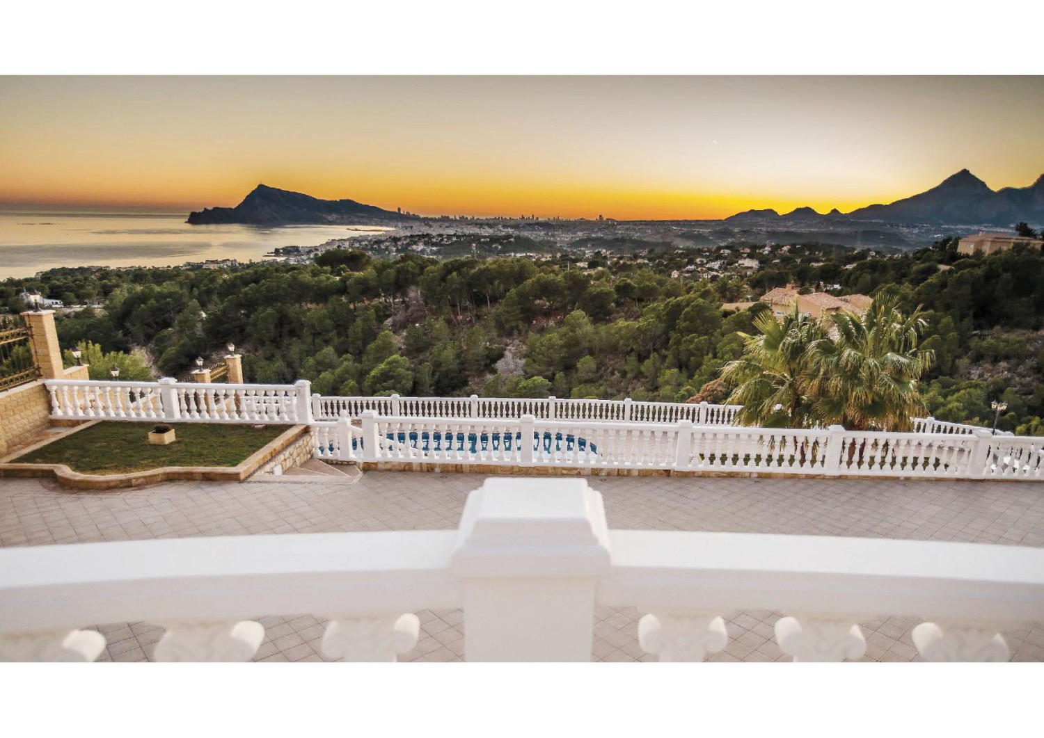 Unique Villa-Palace in Altea