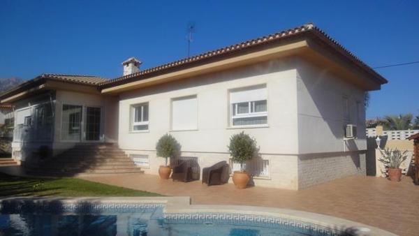Bonita villa en La Nucia