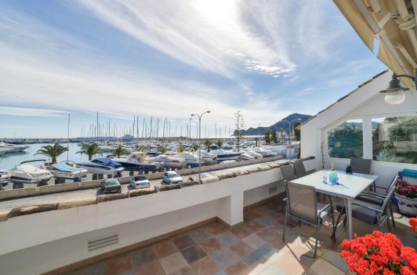 Villa en 1&ordf; linea de Altea