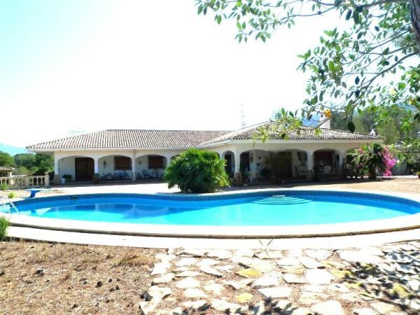 Villa con exclusiva ubicaci&oacute;n y dimensi&oacute;n
