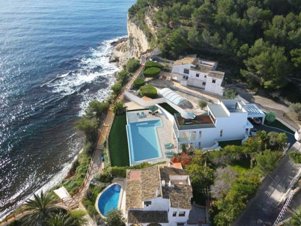 Nueva villa en primera l&iacute;nea del mar