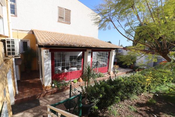 Chalet adosado en La Nuc&iacute;a