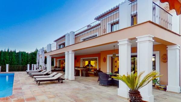 Villa LINDA