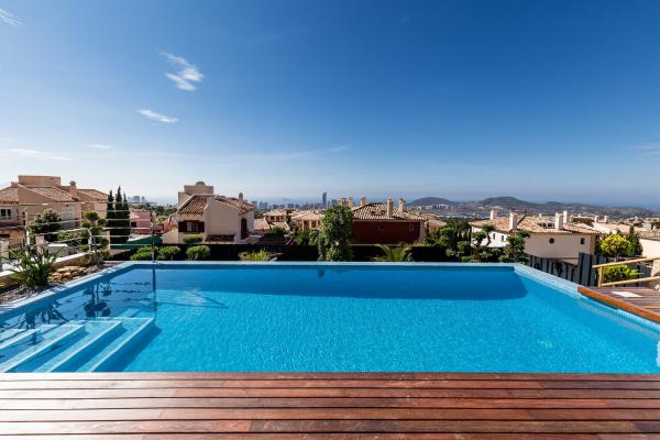Villa de lujo con vistas al mar en Finestrat