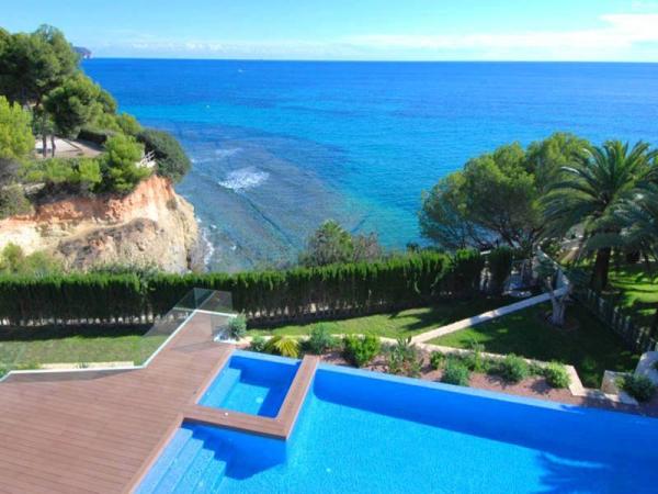 Nueva villa en primera l&iacute;nea del mar