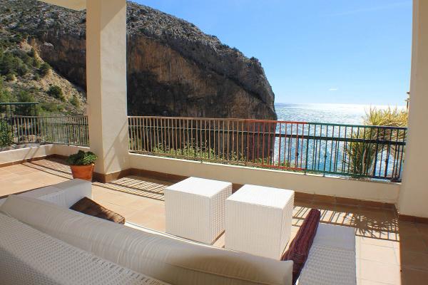 Apartamento en 1&ordf; linea en Mascarat