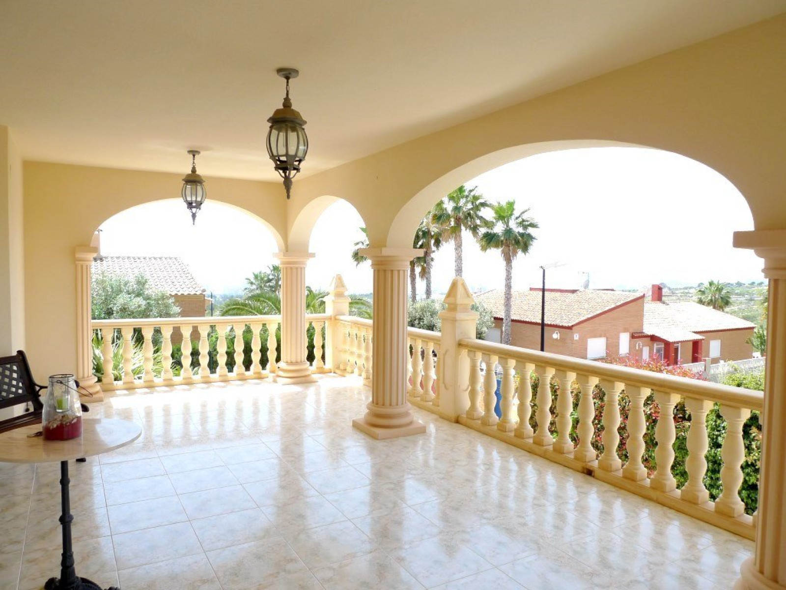 Spacious villa overlooking the sea in La Nucia