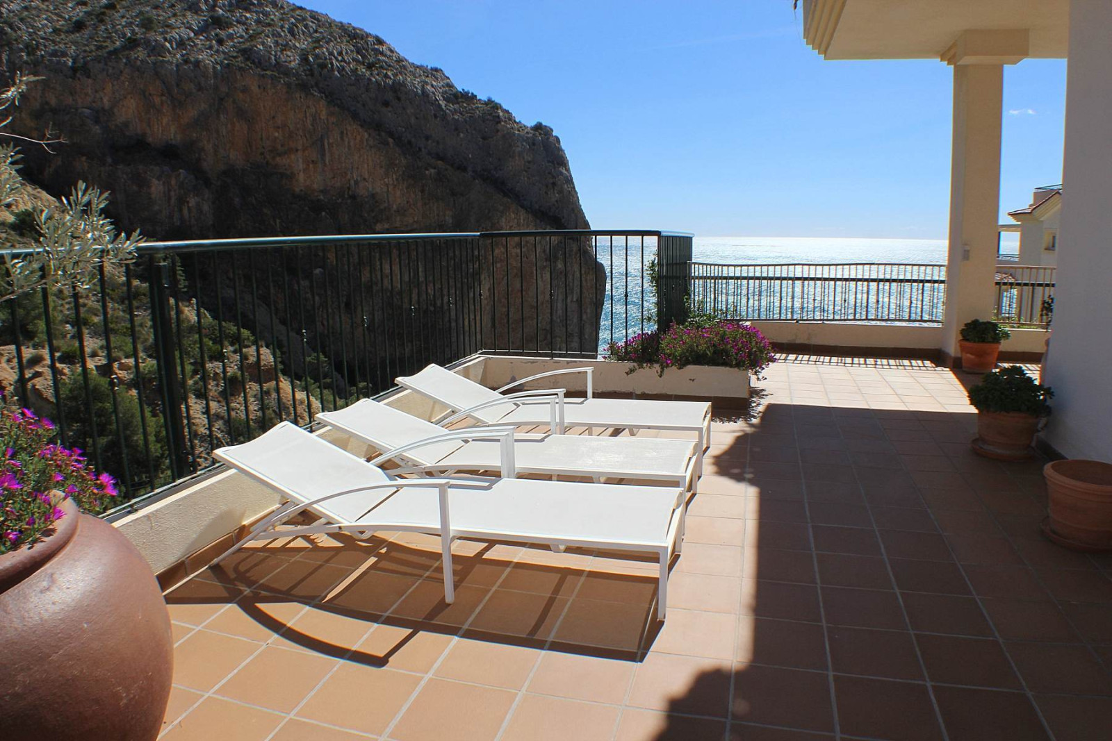 1st line apartment in Mascarat
