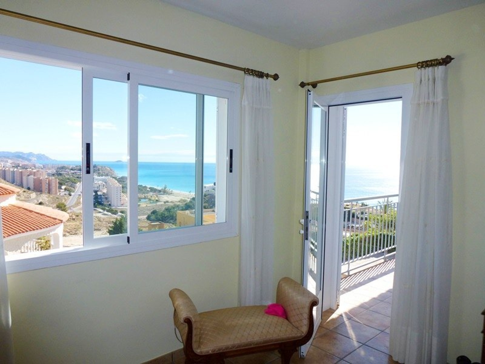 Confortable villa con vistas al mar