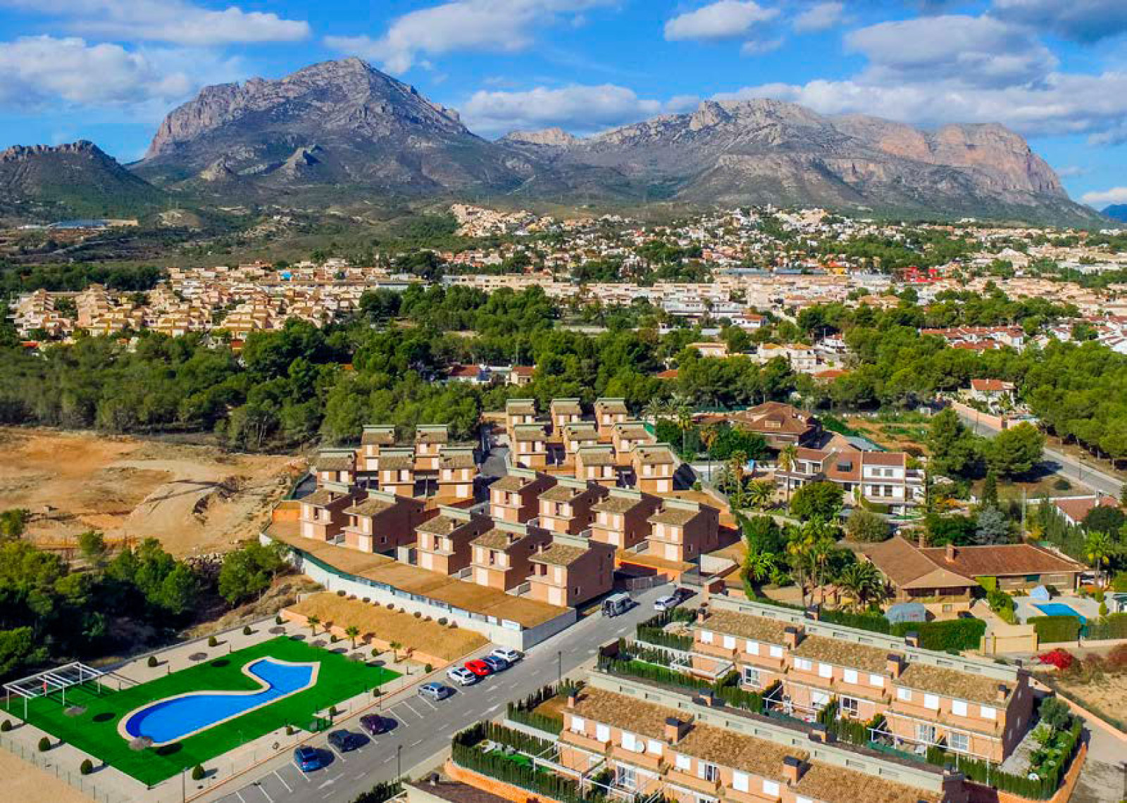 Viviendas unifamiliares de Obra Nueva en urbanizaci&oacute;n junto a Benidorm