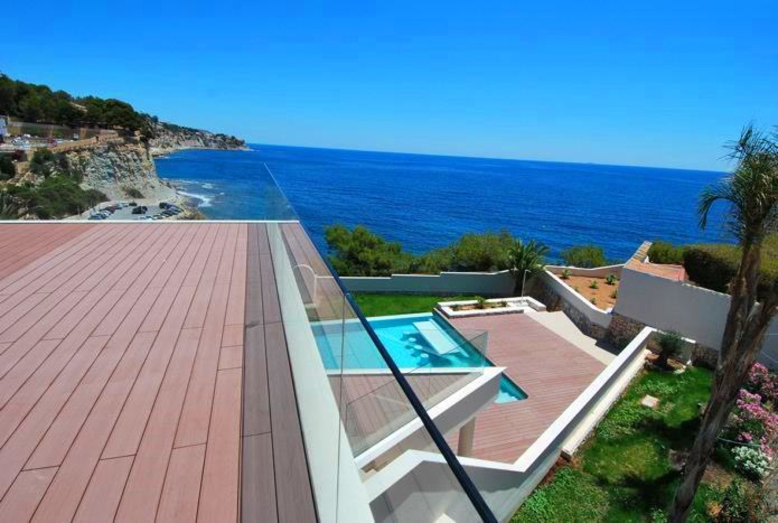 Nueva villa en primera l&iacute;nea del mar