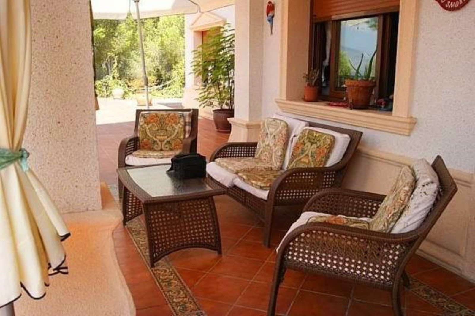 Gran finca - hotel rodeada de pintorescas monta&ntilde;as