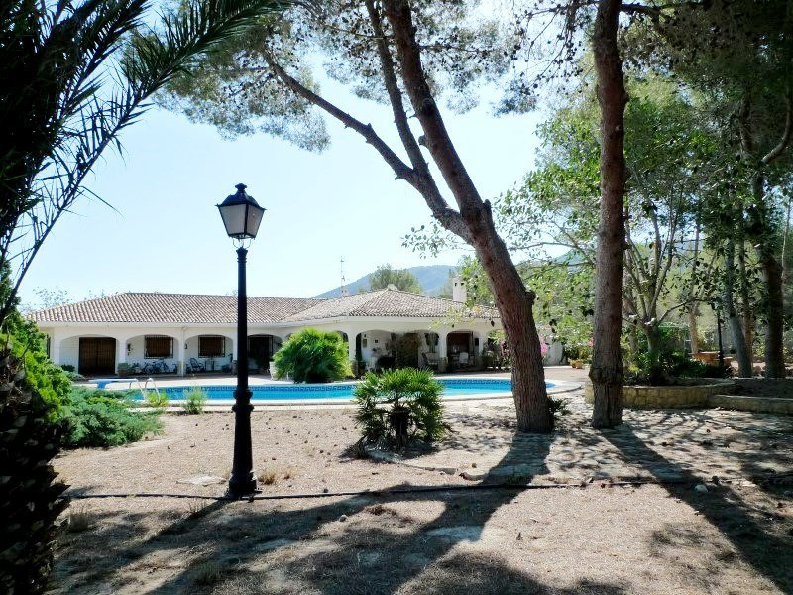 Villa con exclusiva ubicaci&oacute;n y dimensi&oacute;n
