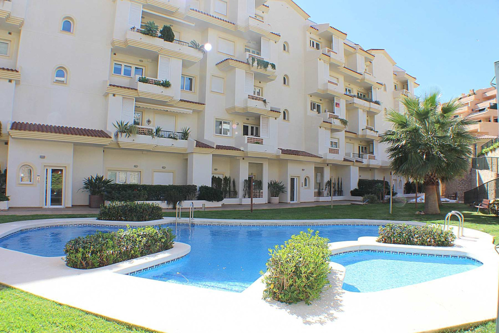 1st line apartment in Mascarat
