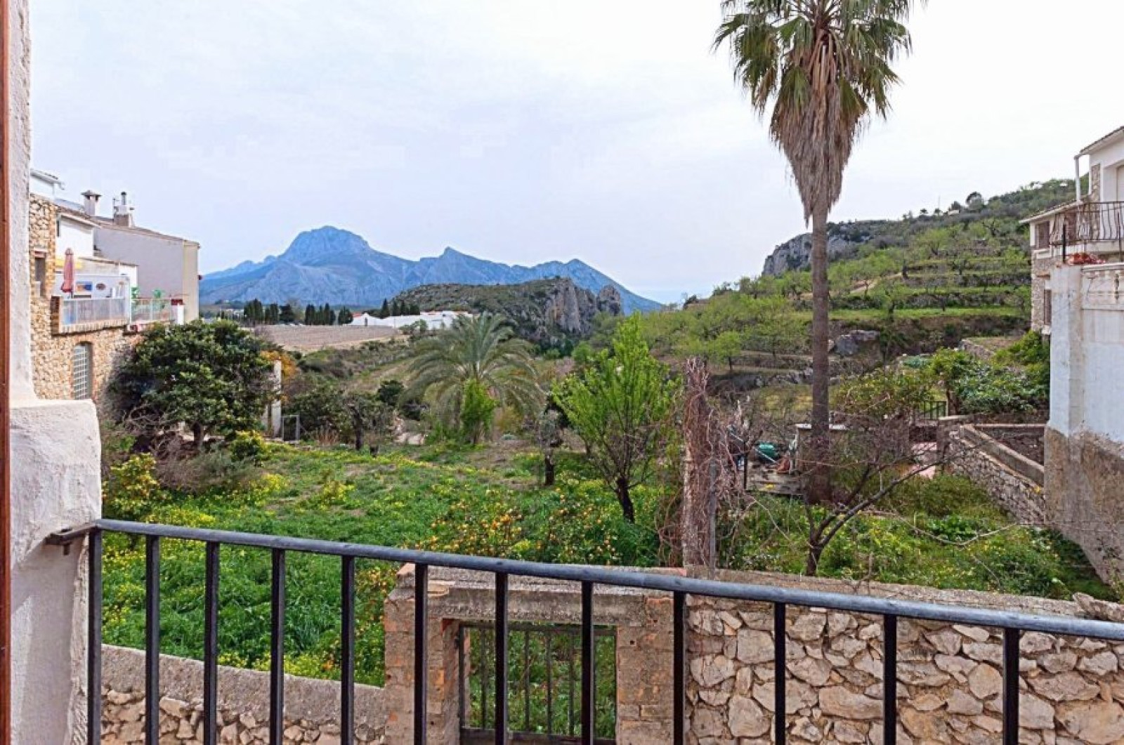 Preciosa Casa de Pueblo en T&aacute;rbena
