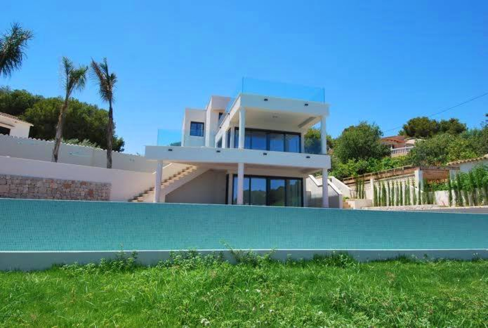 Nueva villa en primera l&iacute;nea del mar