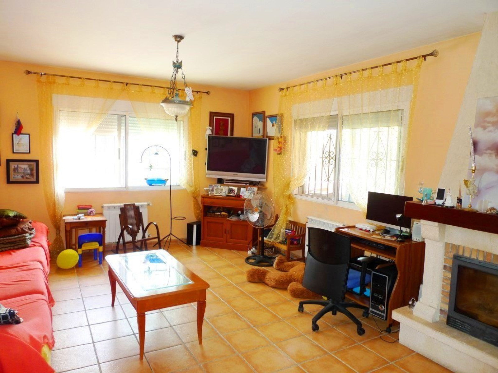 Acogedora casa en parcela de 6000 m2
