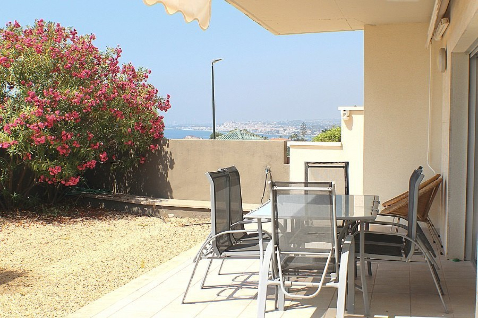 Piso bajo en zona Campomanes, Altea.