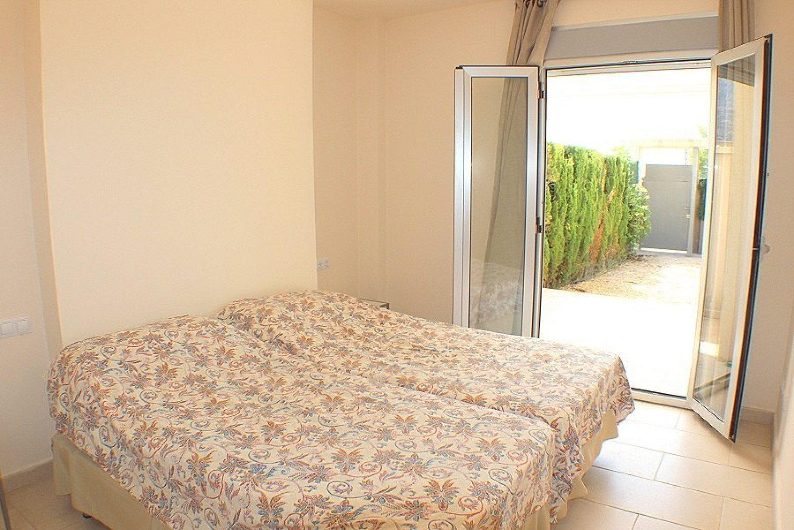 Piso bajo en zona Campomanes, Altea.