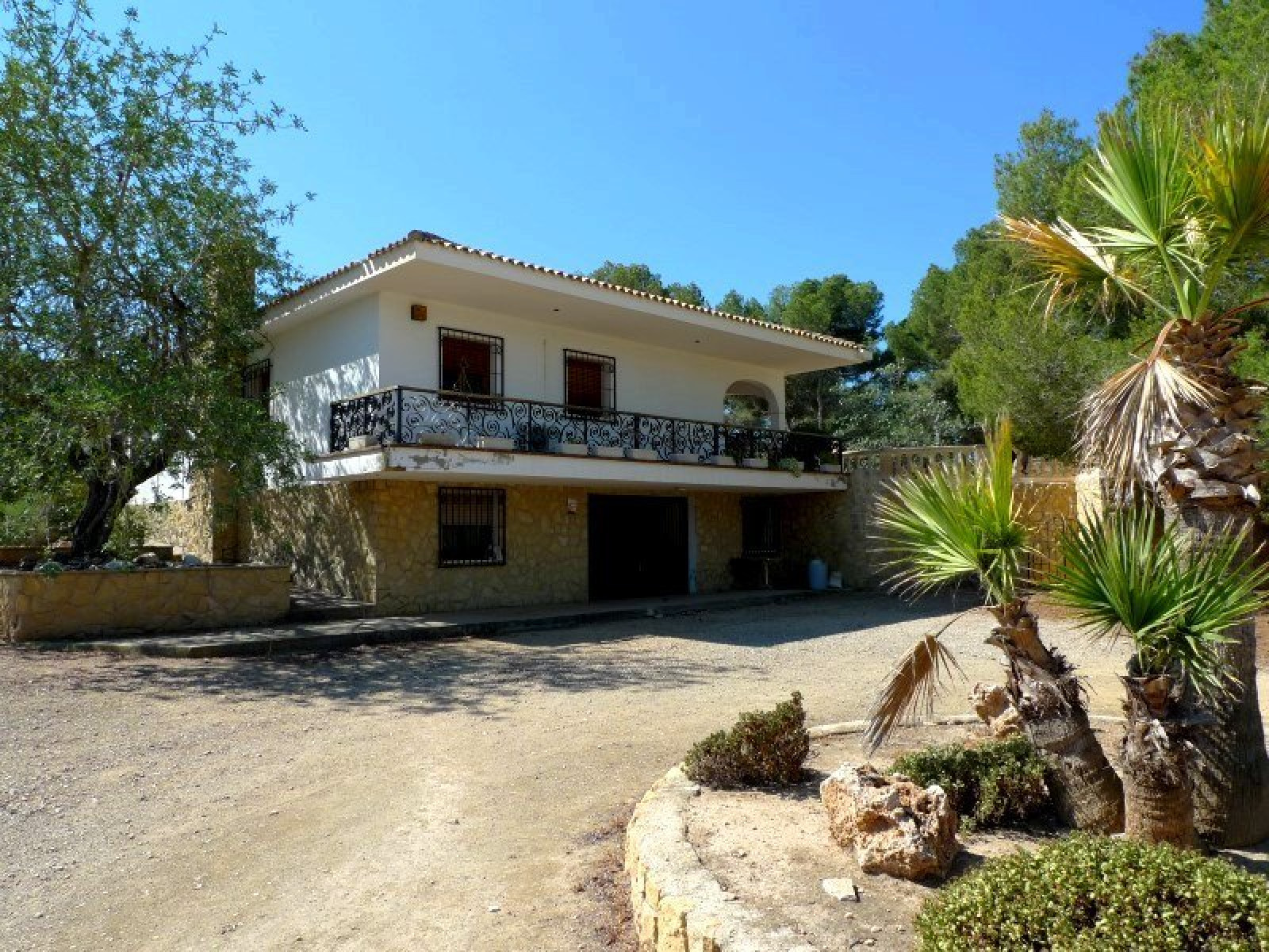 Villa con exclusiva ubicaci&oacute;n y dimensi&oacute;n