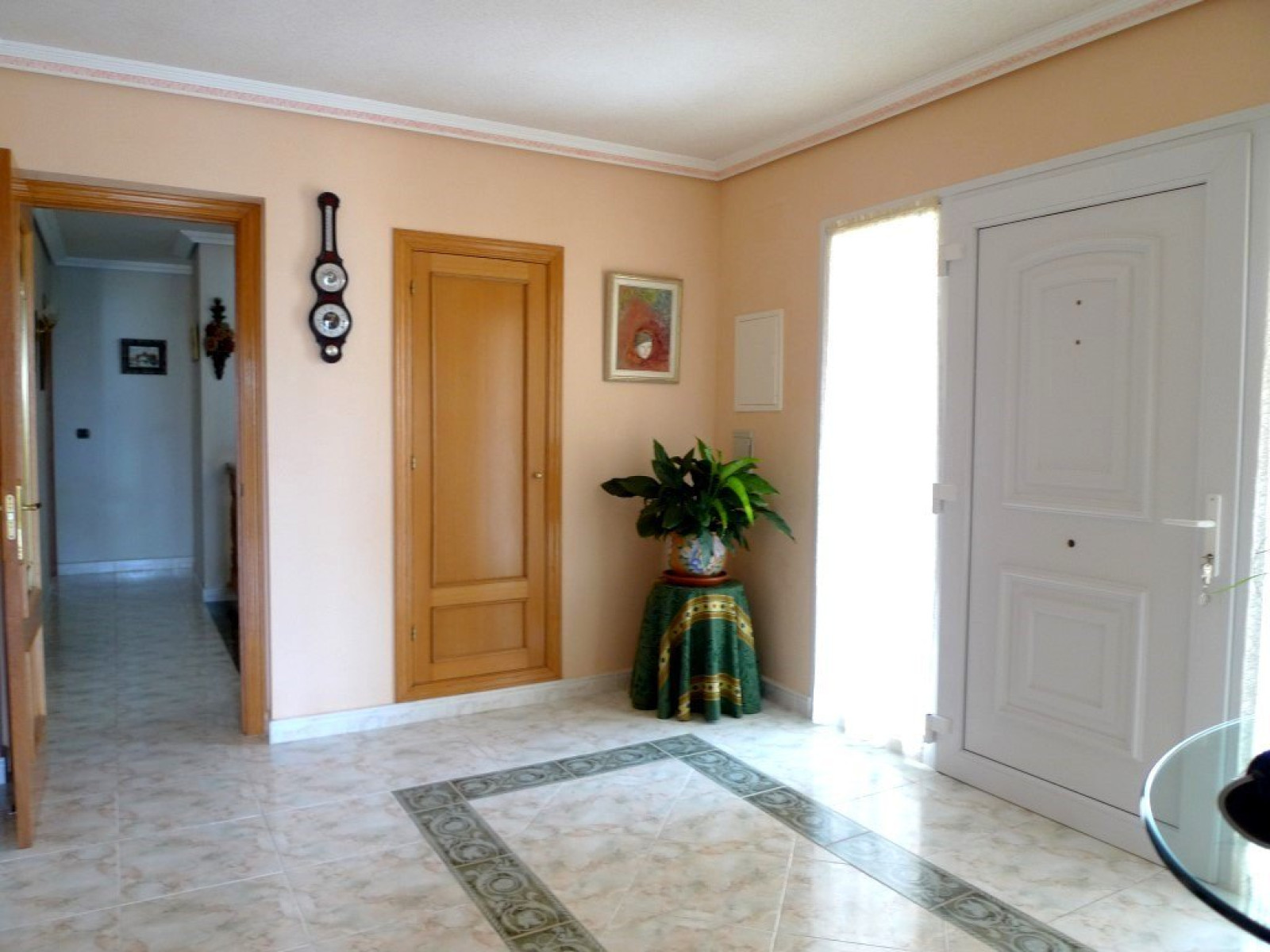 Spacious villa overlooking the sea in La Nucia