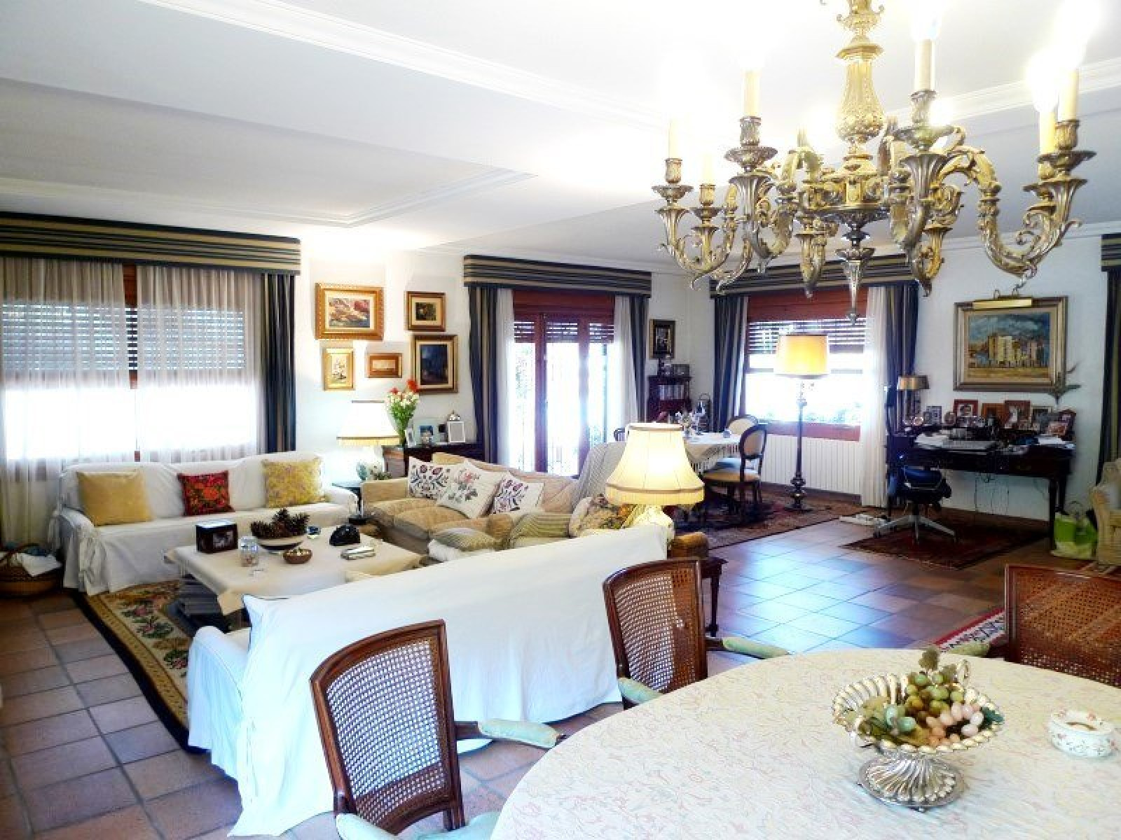 Villa con exclusiva ubicaci&oacute;n y dimensi&oacute;n