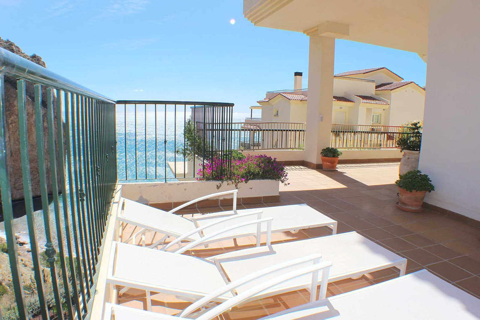 1st line apartment in Mascarat