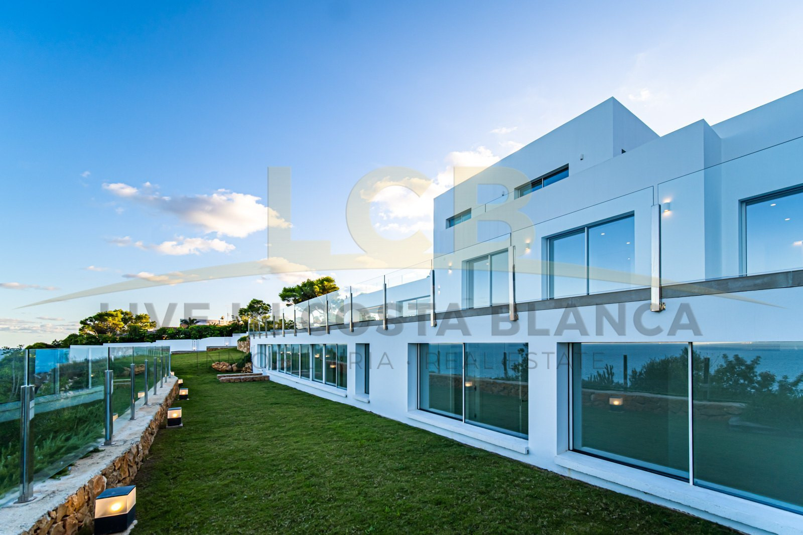 Villa MEDEA