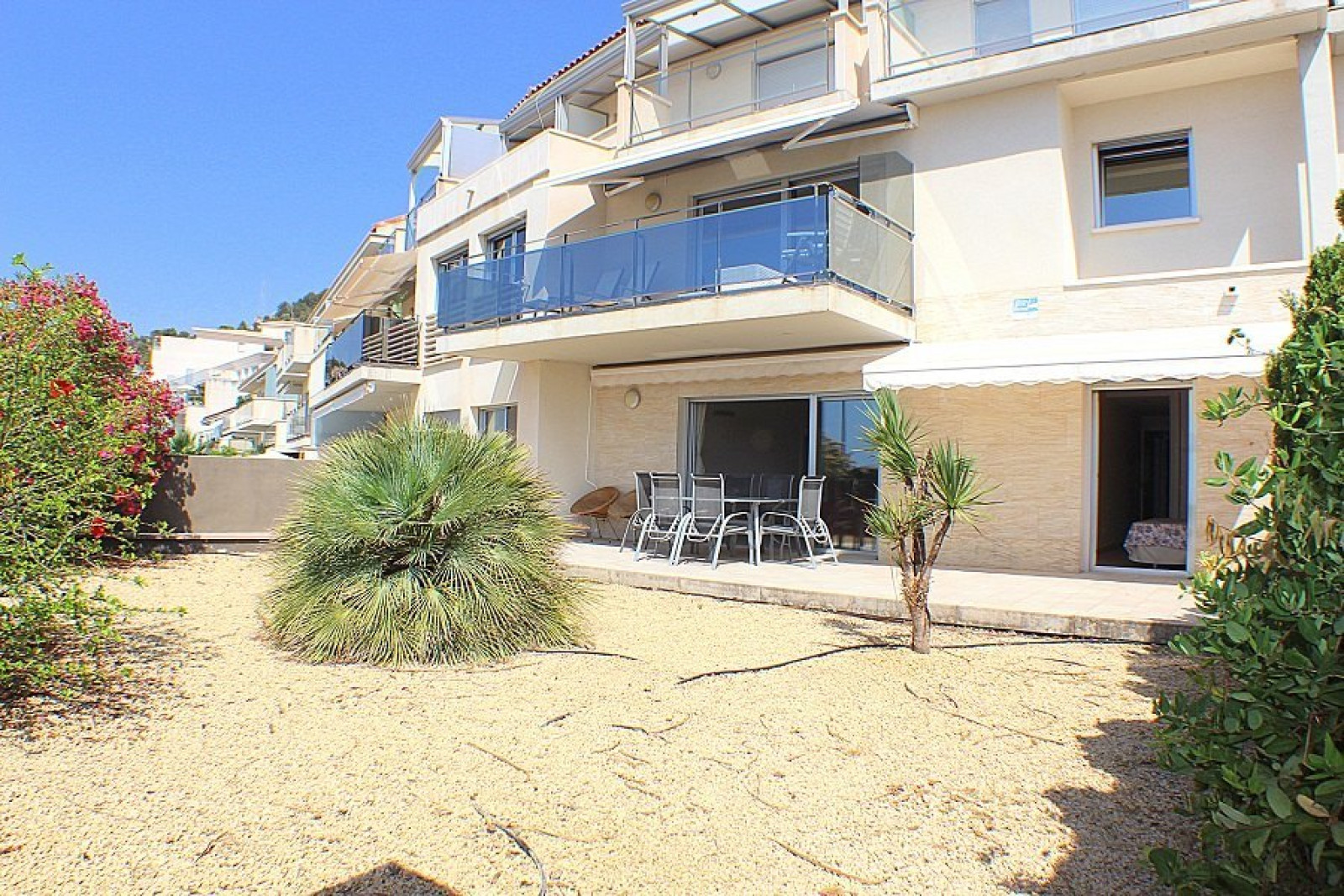 Piso bajo en zona Campomanes, Altea.