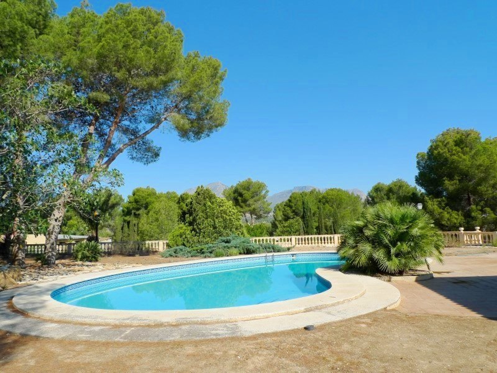 Villa con exclusiva ubicaci&oacute;n y dimensi&oacute;n