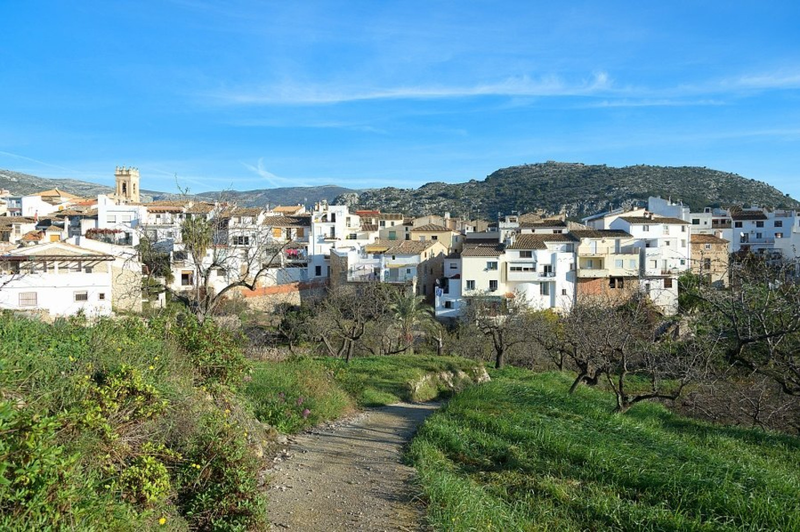 Preciosa Casa de Pueblo en T&aacute;rbena