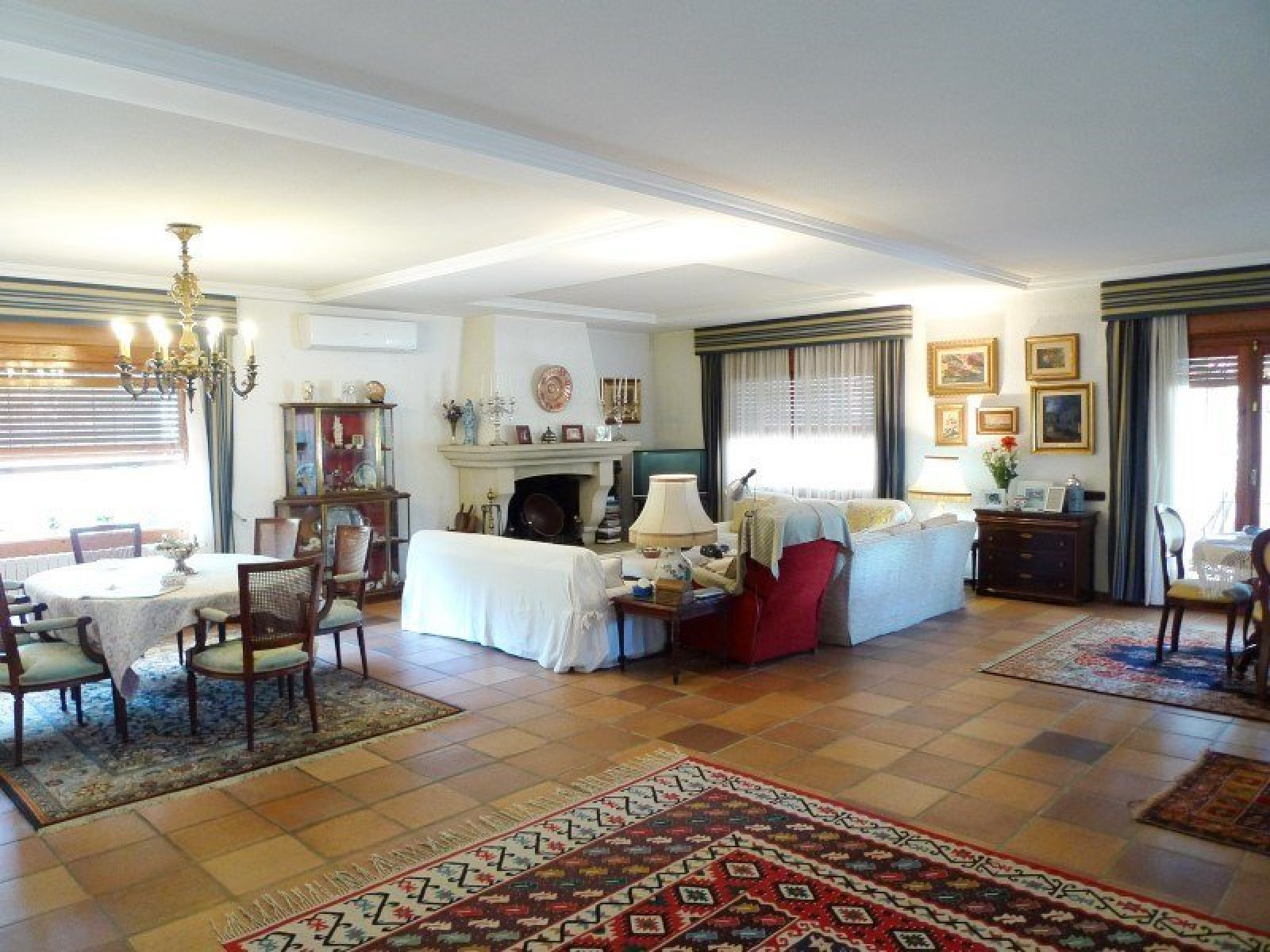 Villa con exclusiva ubicaci&oacute;n y dimensi&oacute;n