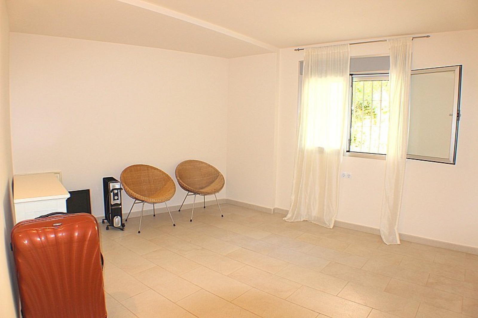 Piso bajo en zona Campomanes, Altea.