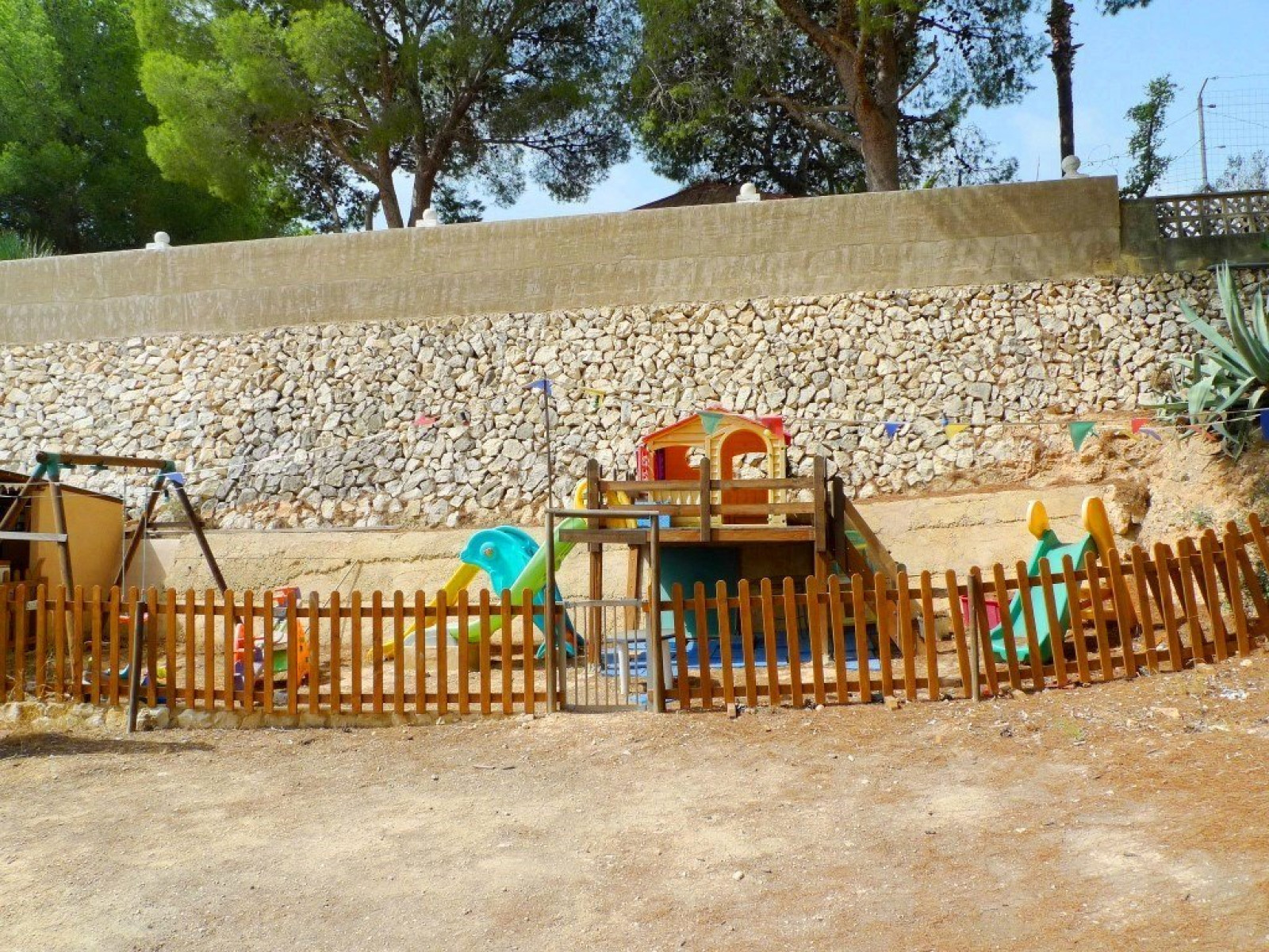 Acogedora casa en parcela de 6000 m2