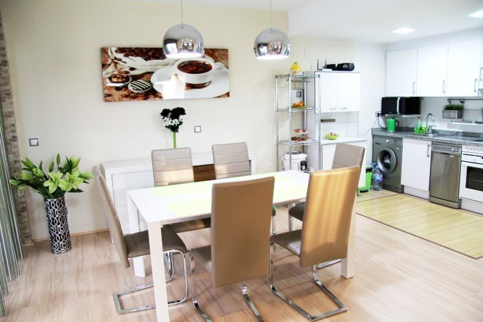 Precioso bungalow con jard&iacute;n