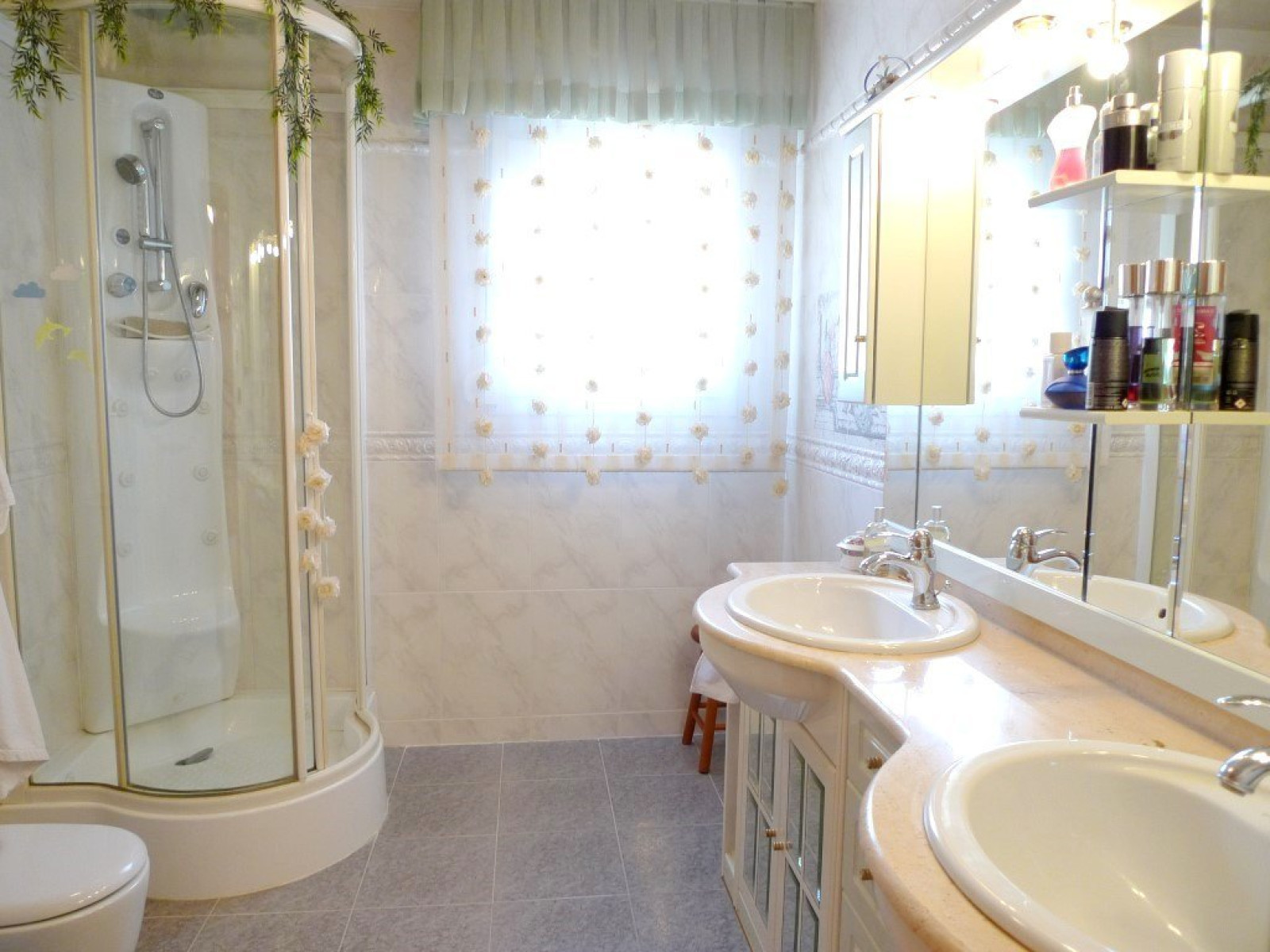 Spacious villa overlooking the sea in La Nucia