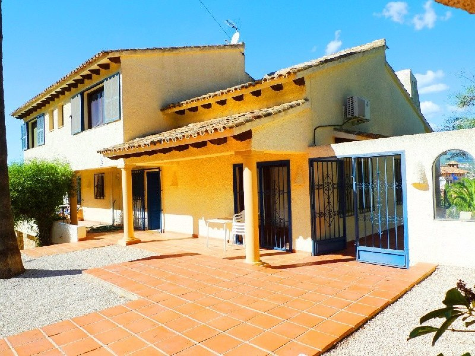 Amplia villa en Albir con vistas