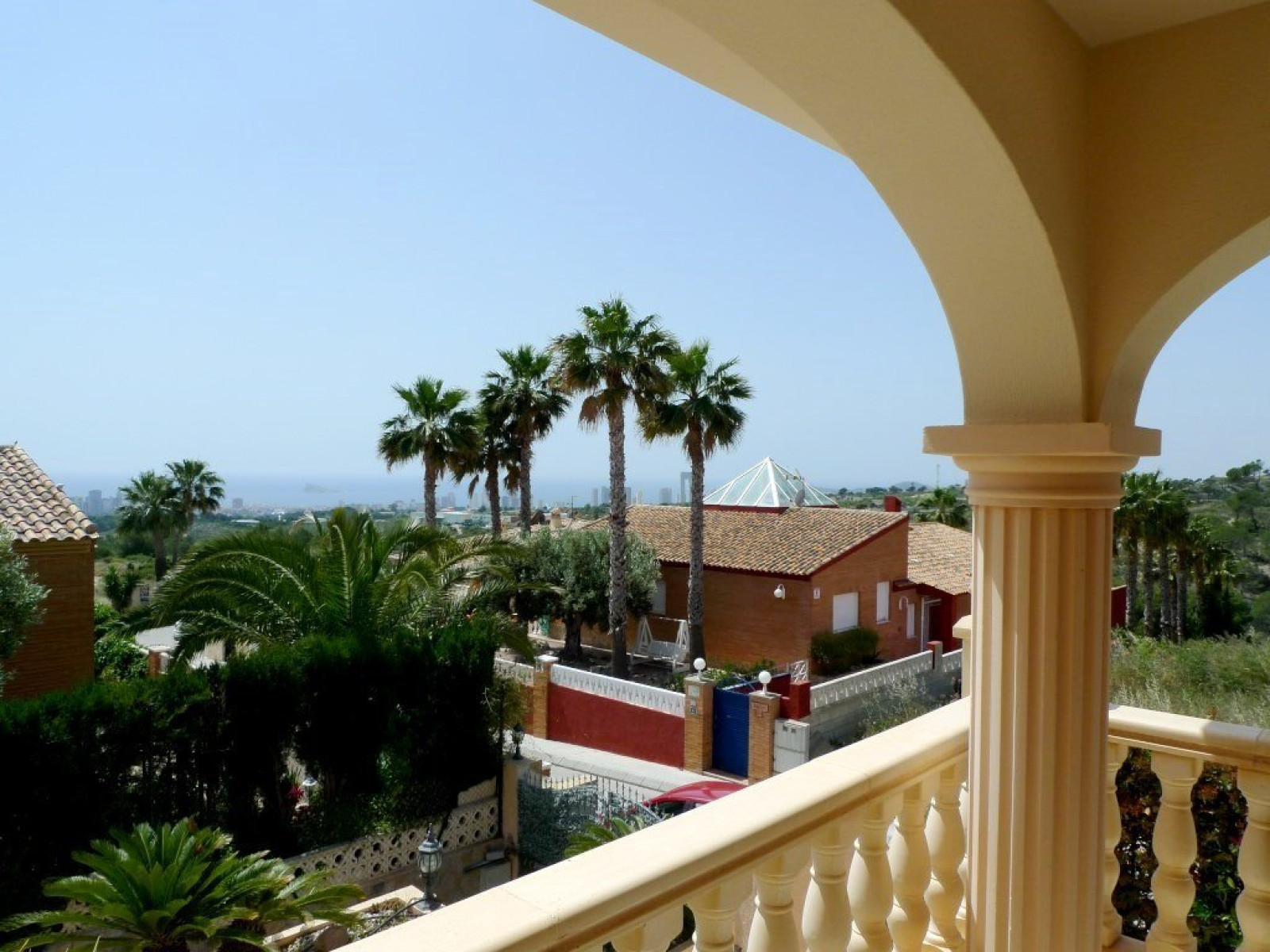 Spacious villa overlooking the sea in La Nucia