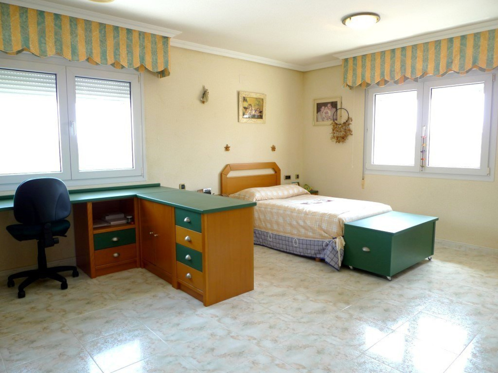 Spacious villa overlooking the sea in La Nucia