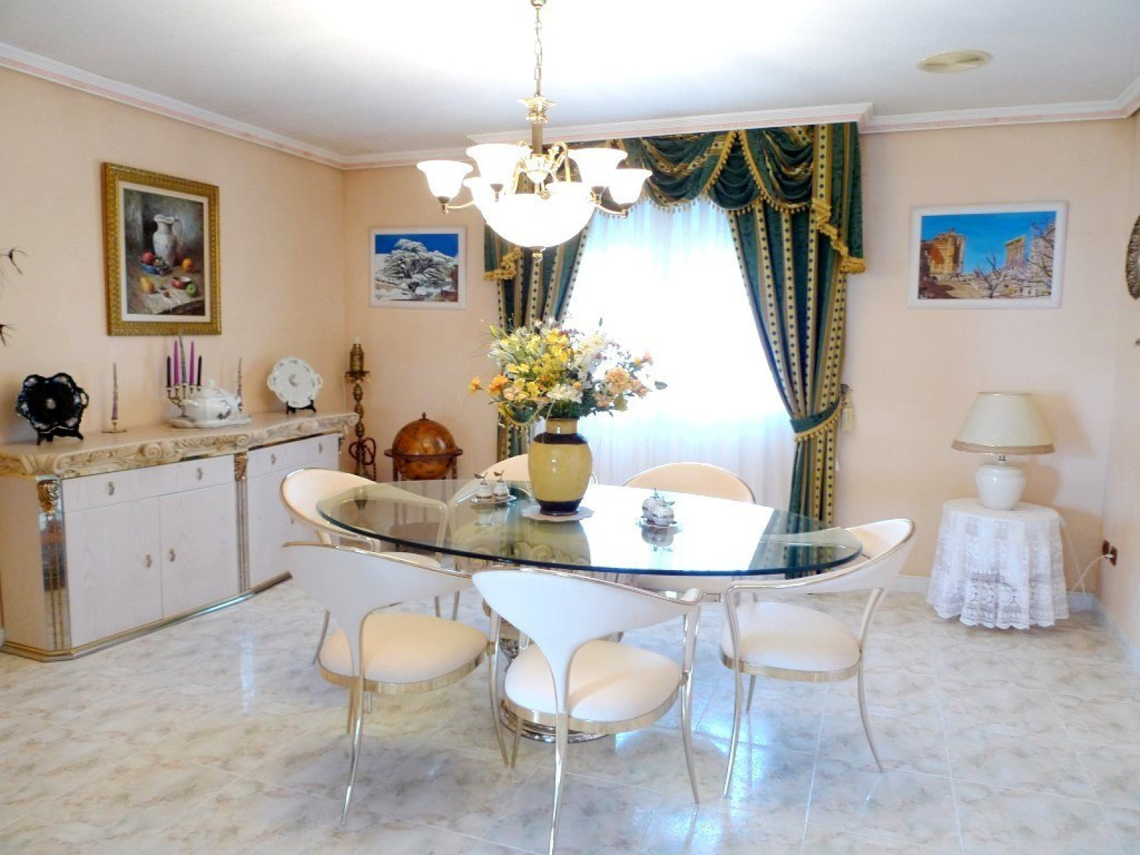 Spacious villa overlooking the sea in La Nucia