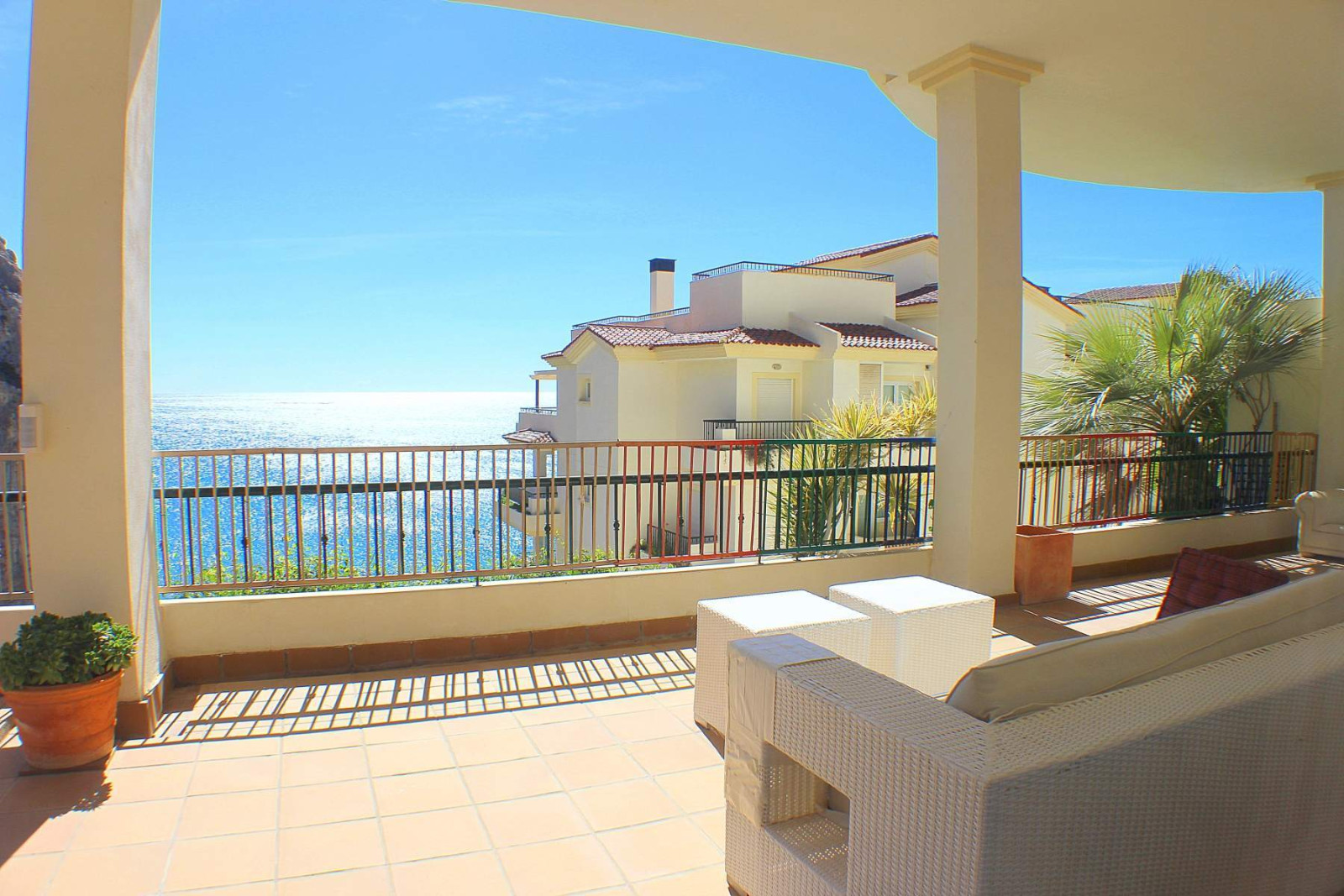1st line apartment in Mascarat