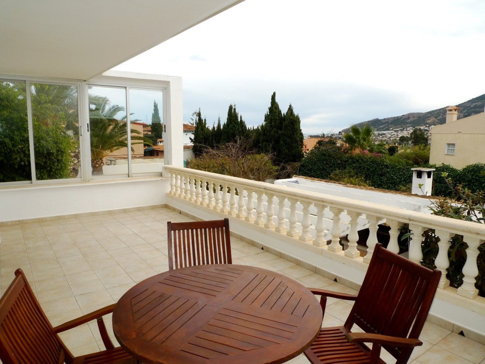Villa en Alfaz del Pi con parcela grande