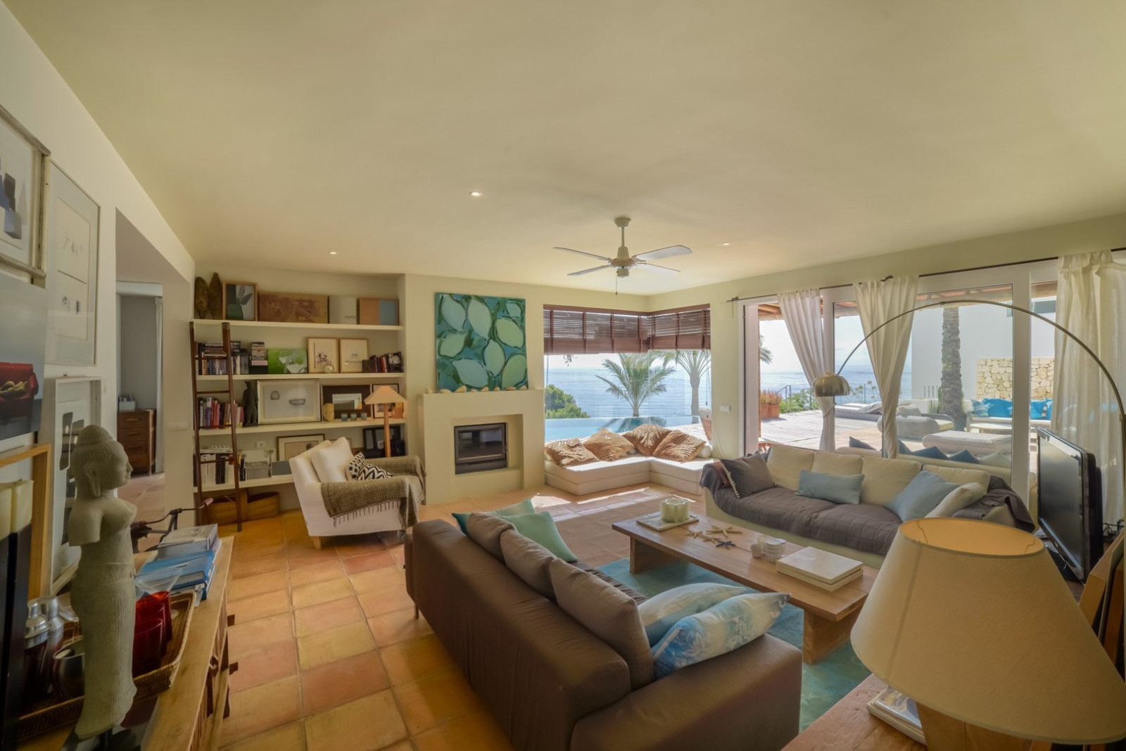 Ibizan style villa in Altea