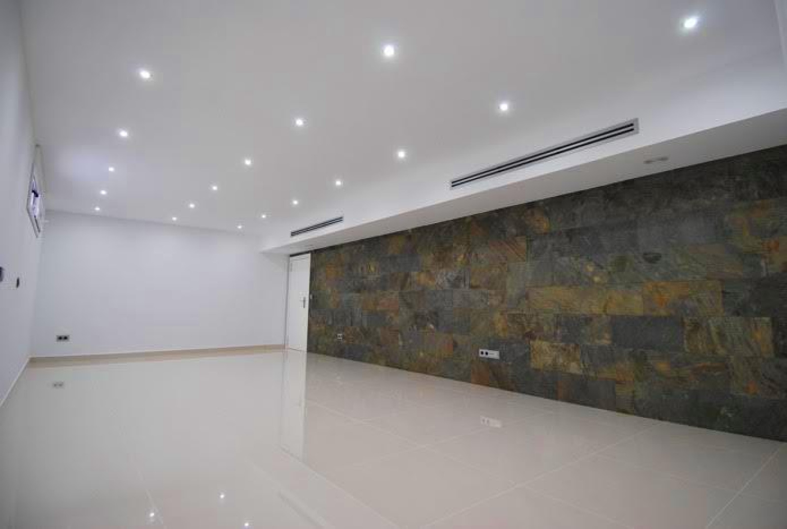 Nueva villa en primera l&iacute;nea del mar