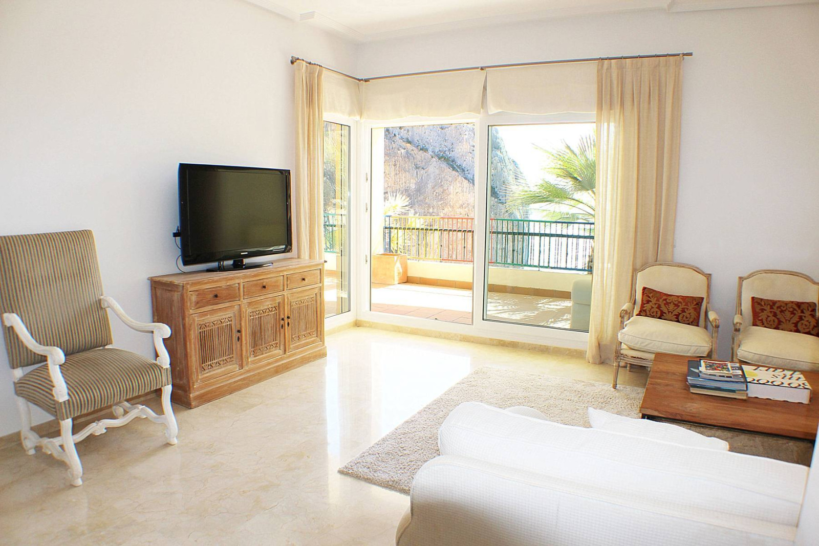 1st line apartment in Mascarat
