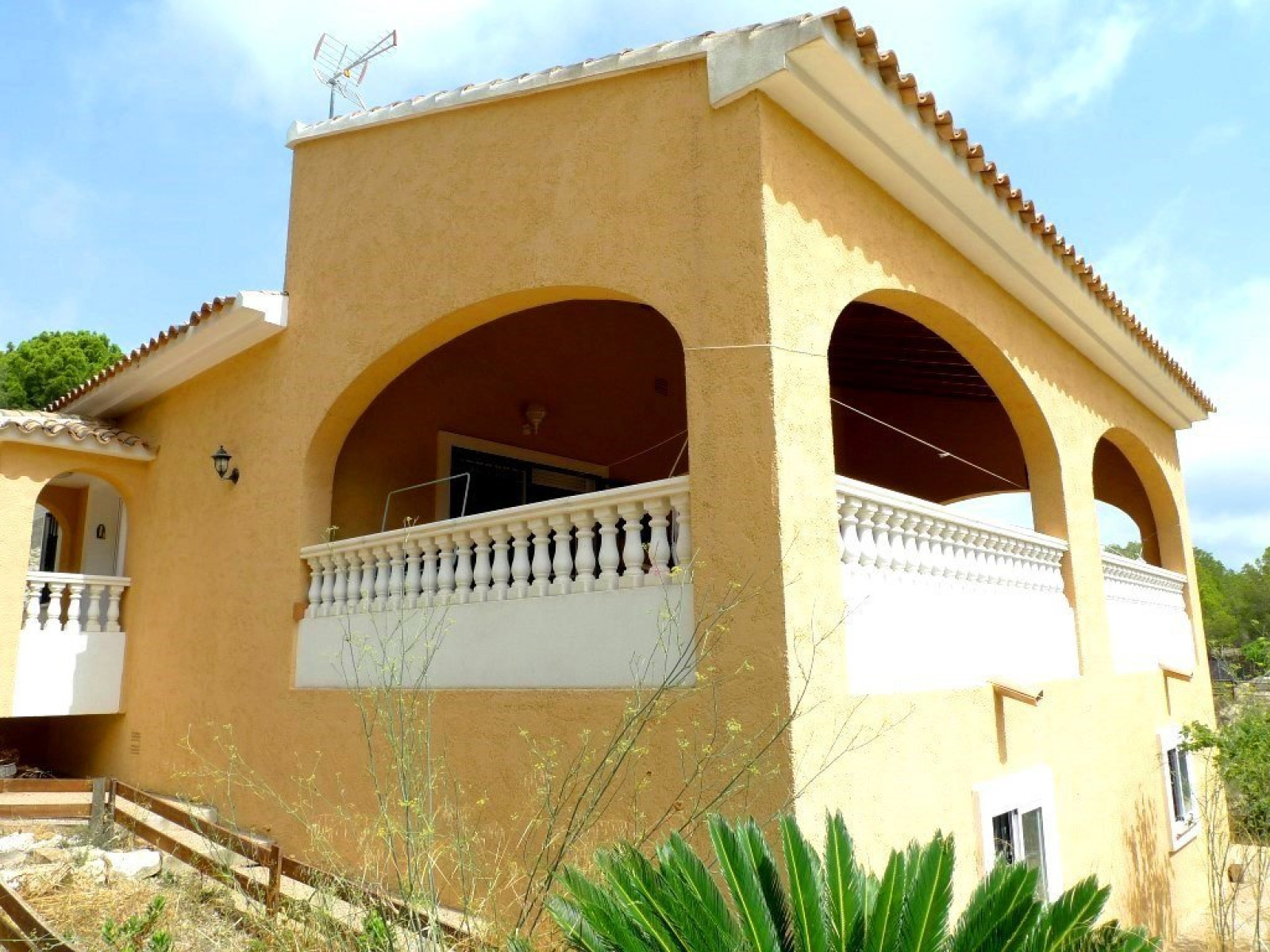 Acogedora casa en parcela de 6000 m2