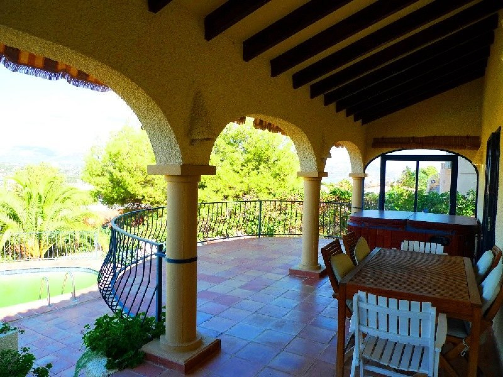 Amplia villa en Albir con vistas