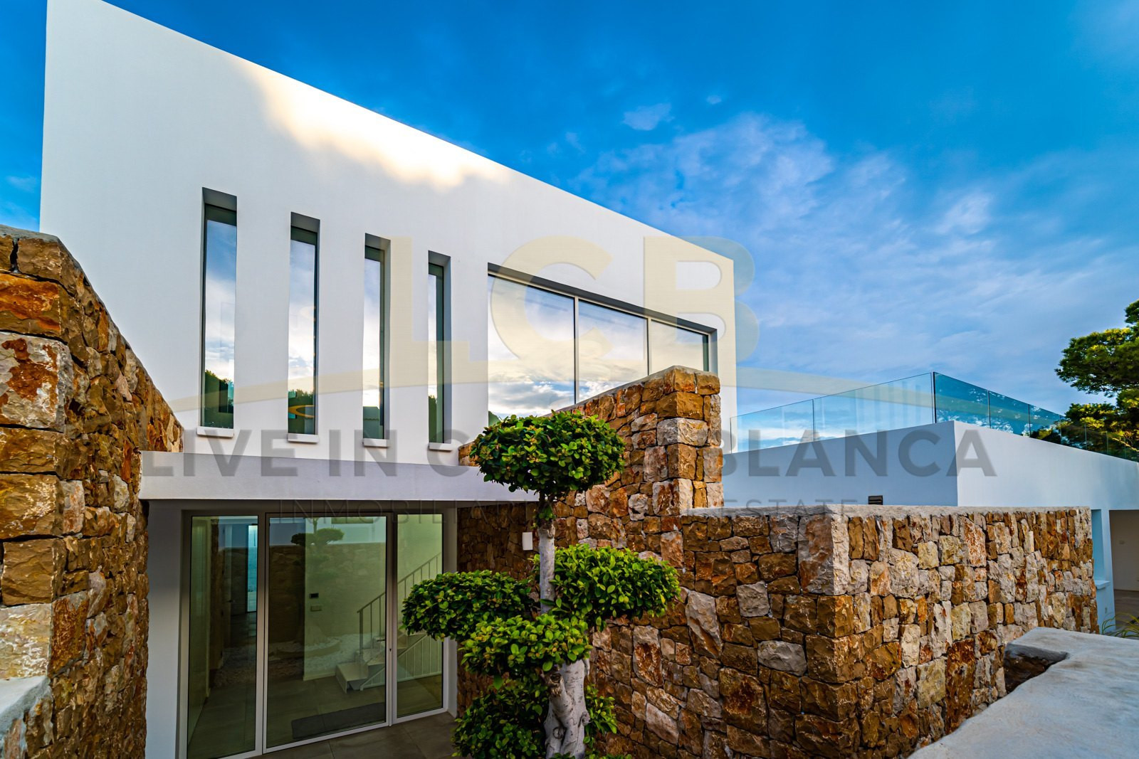 Villa MEDEA